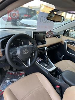 تۆیۆتا ڕاڤ 4